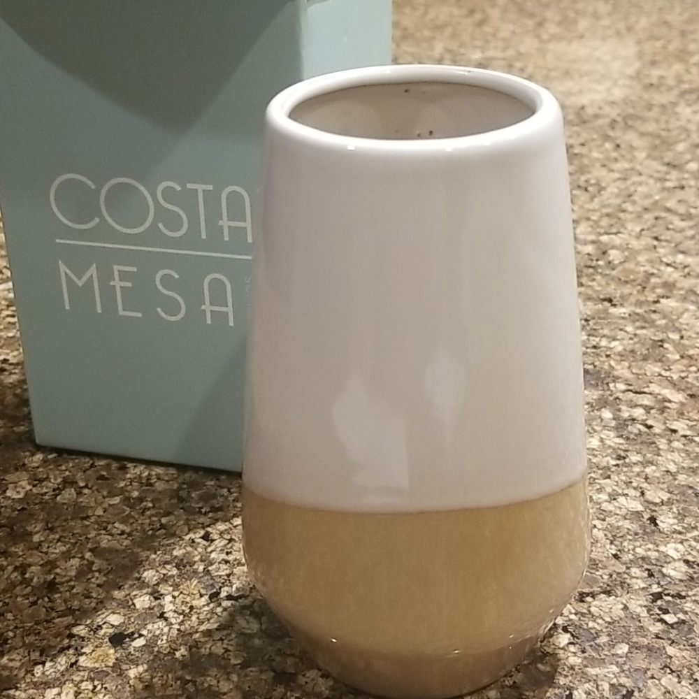 Vase - Picture 2 of 2